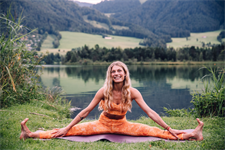 Nicola Kogler Yoga